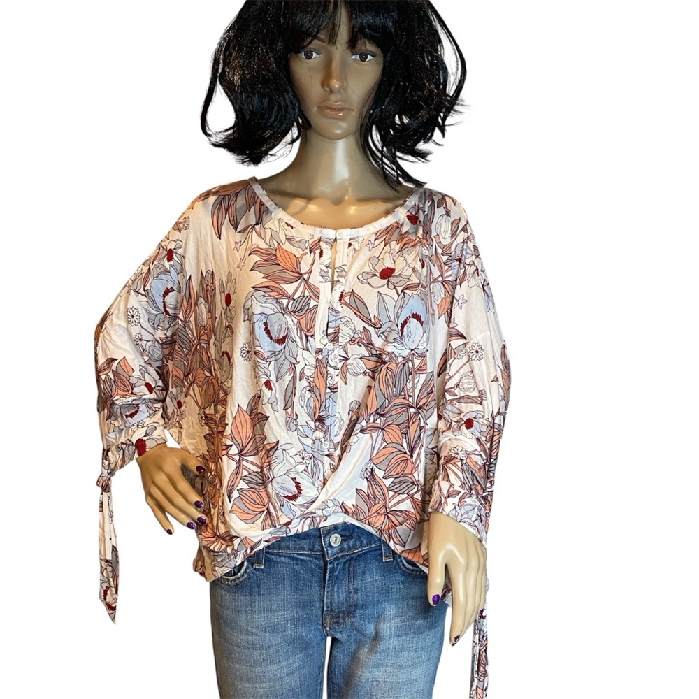 Free People Keepin' On Oversized Soft Floral Knit Blouse Tie Front Sz Medium EUC
